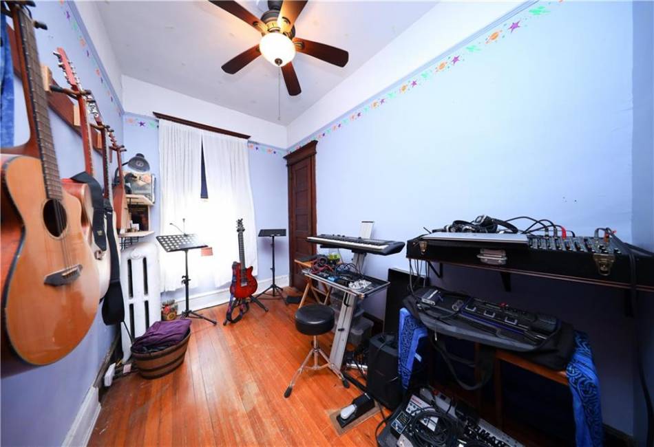 115 Wilson Terrace, Staten Island, New York 10304, 6 Bedrooms Bedrooms, ,3 BathroomsBathrooms,Residential,For Sale,Wilson,492378