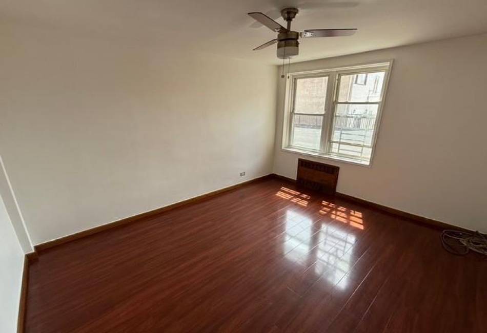 388 Avenue S, Brooklyn, New York 11223, 1 Bedroom Bedrooms, ,1 BathroomBathrooms,Residential,For Sale,Avenue S,492382