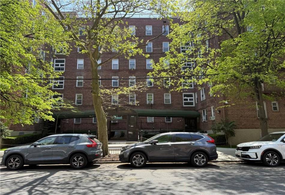 388 Avenue S, Brooklyn, New York 11223, 1 Bedroom Bedrooms, ,1 BathroomBathrooms,Residential,For Sale,Avenue S,492382