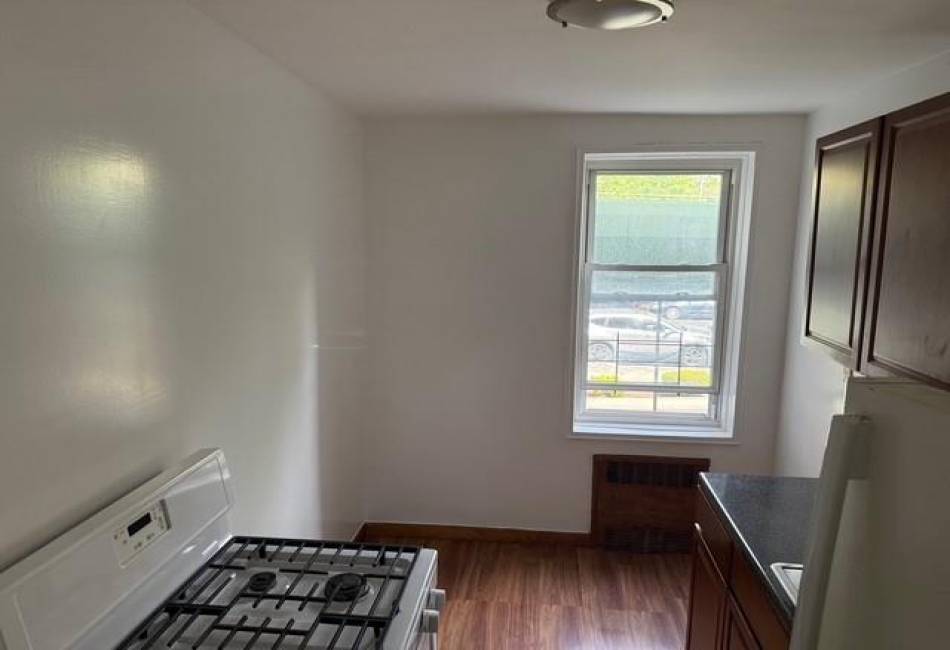 388 Avenue S, Brooklyn, New York 11223, 1 Bedroom Bedrooms, ,1 BathroomBathrooms,Residential,For Sale,Avenue S,492382