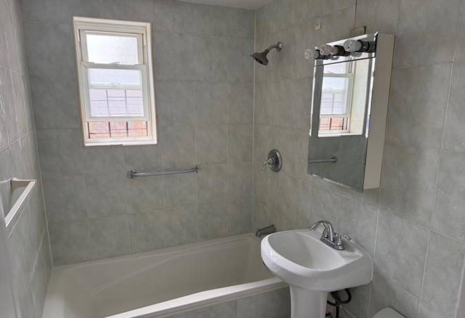 388 Avenue S, Brooklyn, New York 11223, 1 Bedroom Bedrooms, ,1 BathroomBathrooms,Residential,For Sale,Avenue S,492382
