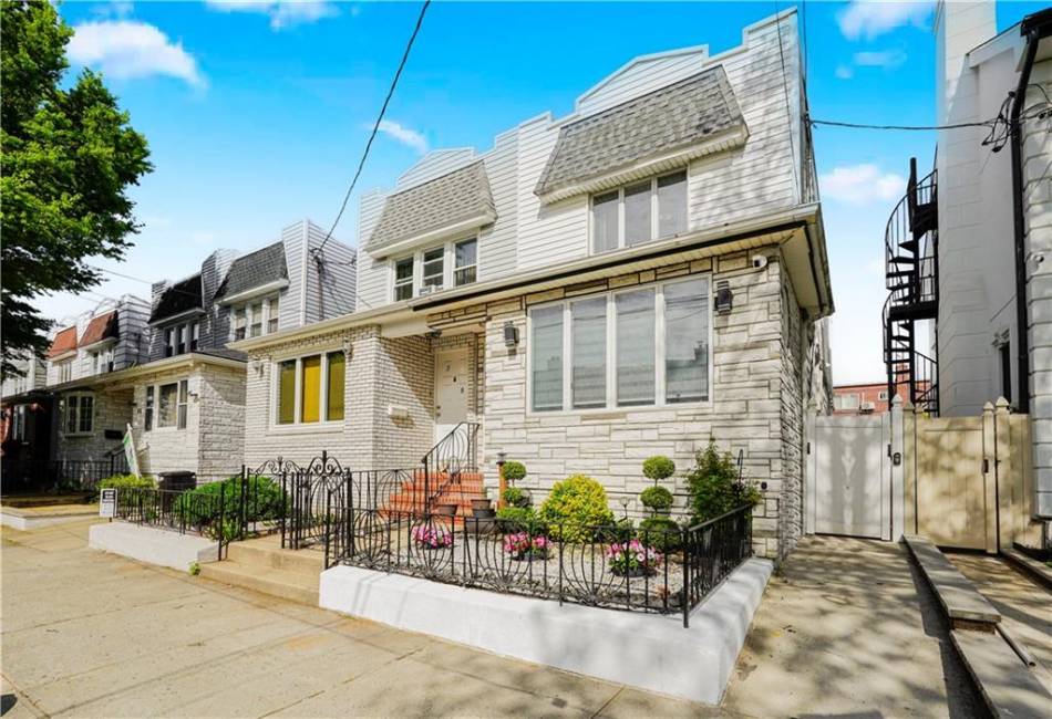286 Bay 10th Street, Brooklyn, New York 11228, 3 Bedrooms Bedrooms, ,3 BathroomsBathrooms,Residential,For Sale,Bay 10th,492387