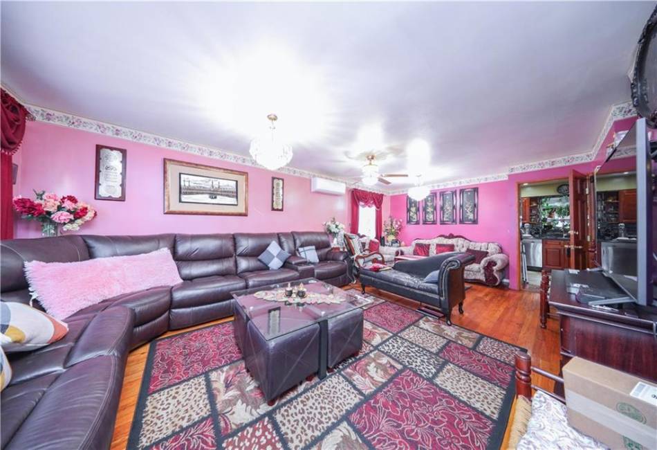 18 Downey Place, Staten Island, New York 10303, 3 Bedrooms Bedrooms, ,3 BathroomsBathrooms,Residential,For Sale,Downey,492388