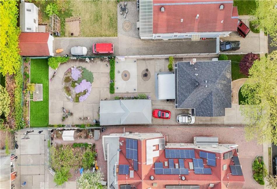 25 Legion Place, Staten Island, New York 10305, 2 Bedrooms Bedrooms, ,3 BathroomsBathrooms,Residential,For Sale,Legion,492390
