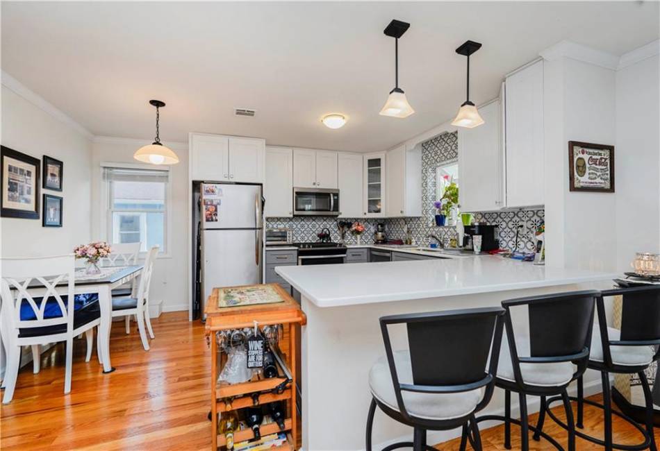 25 Legion Place, Staten Island, New York 10305, 2 Bedrooms Bedrooms, ,3 BathroomsBathrooms,Residential,For Sale,Legion,492390