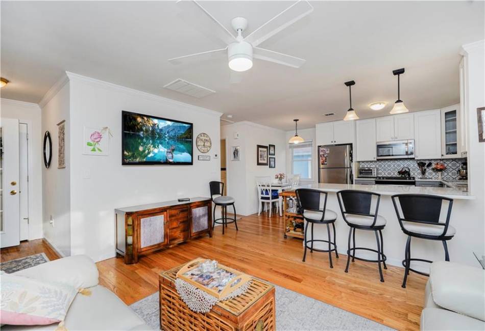 25 Legion Place, Staten Island, New York 10305, 2 Bedrooms Bedrooms, ,3 BathroomsBathrooms,Residential,For Sale,Legion,492390