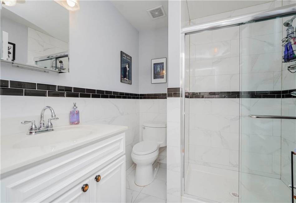 25 Legion Place, Staten Island, New York 10305, 2 Bedrooms Bedrooms, ,3 BathroomsBathrooms,Residential,For Sale,Legion,492390