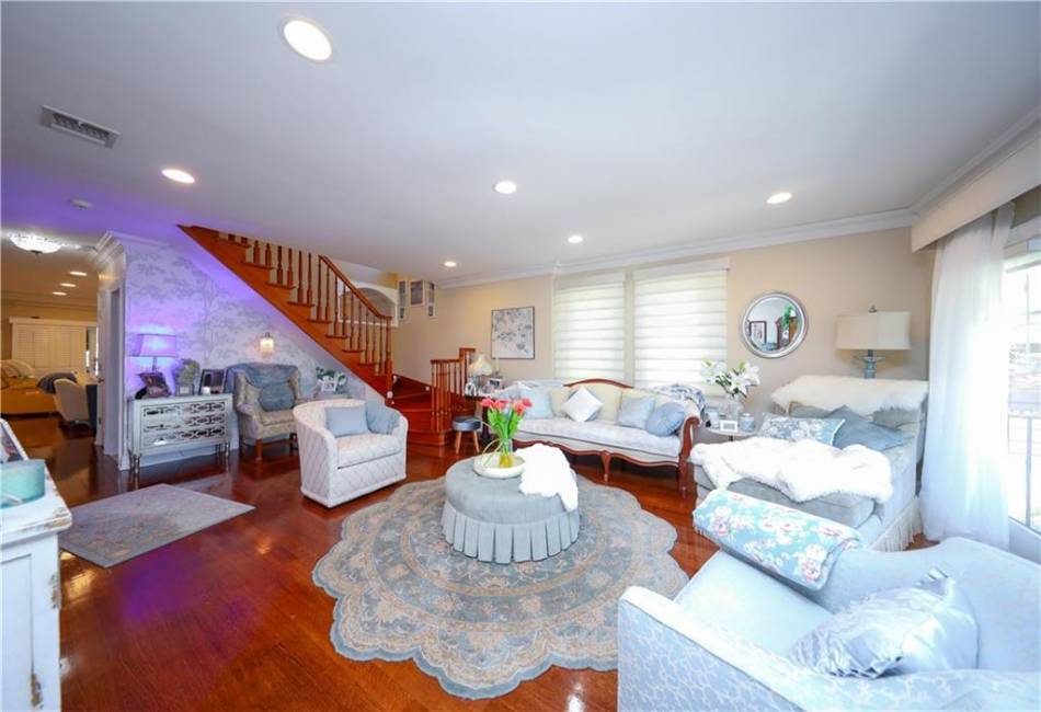 63 Finlay Avenue, Staten Island, New York 10309, 4 Bedrooms Bedrooms, ,4 BathroomsBathrooms,Residential,For Sale,Finlay,492391