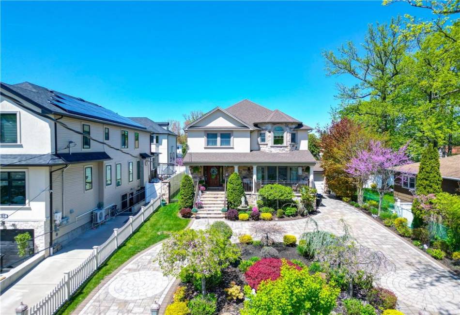 63 Finlay Avenue, Staten Island, New York 10309, 4 Bedrooms Bedrooms, ,4 BathroomsBathrooms,Residential,For Sale,Finlay,492391