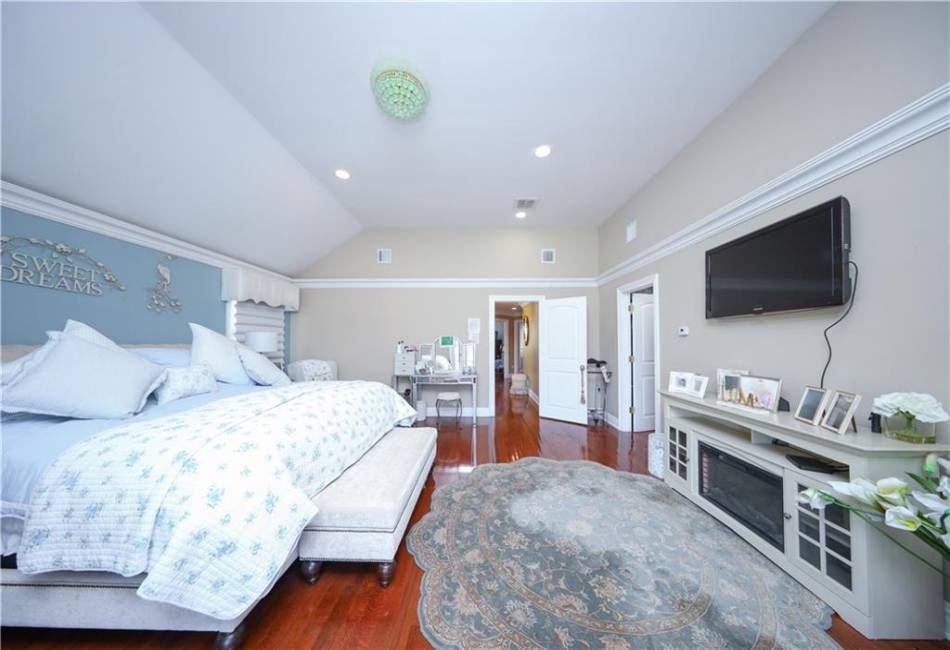 63 Finlay Avenue, Staten Island, New York 10309, 4 Bedrooms Bedrooms, ,4 BathroomsBathrooms,Residential,For Sale,Finlay,492391