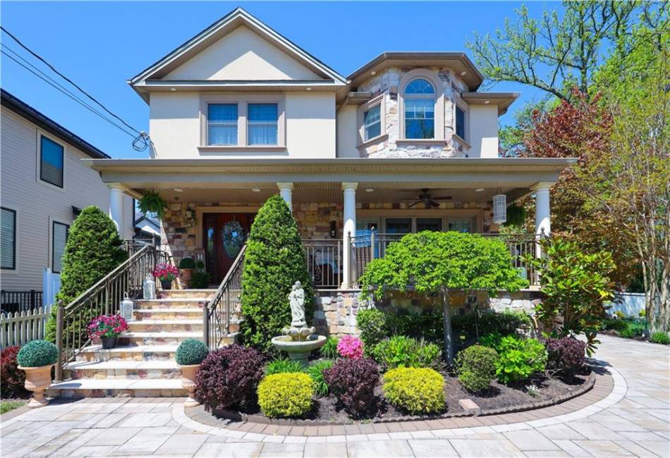 63 Finlay Avenue, Staten Island, New York 10309, 4 Bedrooms Bedrooms, ,4 BathroomsBathrooms,Residential,For Sale,Finlay,492391