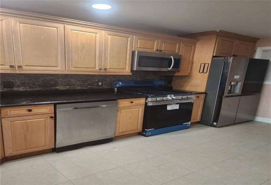 53 Calvanico Lane, Staten Island, New York 10314, 3 Bedrooms Bedrooms, ,3 BathroomsBathrooms,Residential,For Sale,Calvanico,492396
