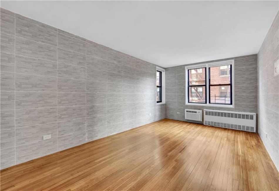 345 Webster Avenue, Brooklyn, New York 11230, 2 Bedrooms Bedrooms, ,2 BathroomsBathrooms,Residential,For Sale,Webster,492398