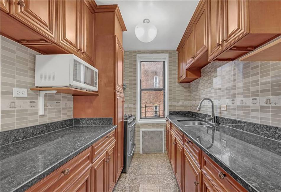 345 Webster Avenue, Brooklyn, New York 11230, 2 Bedrooms Bedrooms, ,2 BathroomsBathrooms,Residential,For Sale,Webster,492398