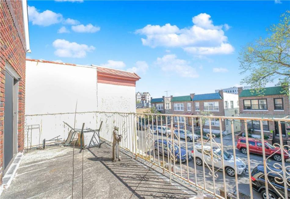 251 94th Street, Brooklyn, New York 11209, 4 Bedrooms Bedrooms, ,2 BathroomsBathrooms,Residential,For Sale,94th,492400