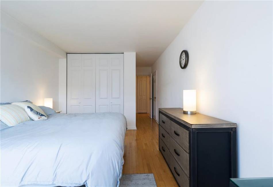 135 Ocean Parkway, Brooklyn, New York 11218, 2 Bedrooms Bedrooms, ,2 BathroomsBathrooms,Residential,For Sale,Ocean,492401