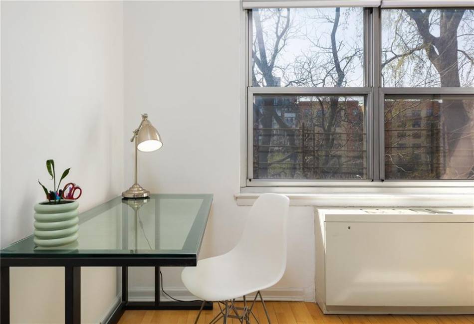 135 Ocean Parkway, Brooklyn, New York 11218, 2 Bedrooms Bedrooms, ,2 BathroomsBathrooms,Residential,For Sale,Ocean,492401
