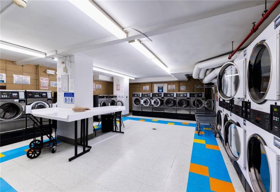 135 Ocean Parkway, Brooklyn, New York 11218, 2 Bedrooms Bedrooms, ,2 BathroomsBathrooms,Residential,For Sale,Ocean,492401