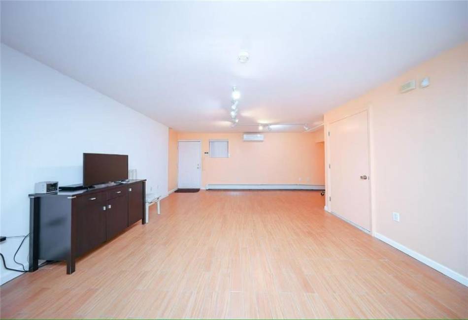 1817 73rd Street, Brooklyn, New York 11204, 2 Bedrooms Bedrooms, ,3 BathroomsBathrooms,Residential,For Sale,73rd,492402