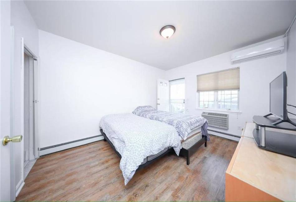 1817 73rd Street, Brooklyn, New York 11204, 2 Bedrooms Bedrooms, ,3 BathroomsBathrooms,Residential,For Sale,73rd,492402