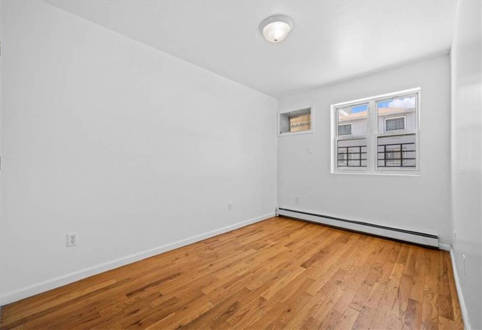 53 Woods Place, Brooklyn, New York 11226, 6 Bedrooms Bedrooms, ,5 BathroomsBathrooms,Residential,For Sale,Woods,492405