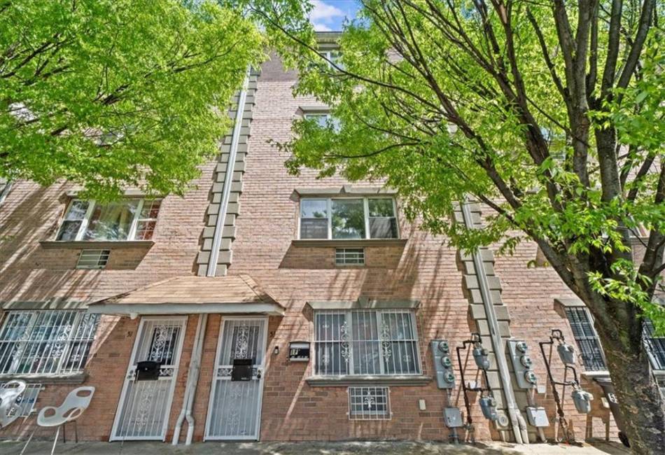 53 Woods Place, Brooklyn, New York 11226, 6 Bedrooms Bedrooms, ,5 BathroomsBathrooms,Residential,For Sale,Woods,492405