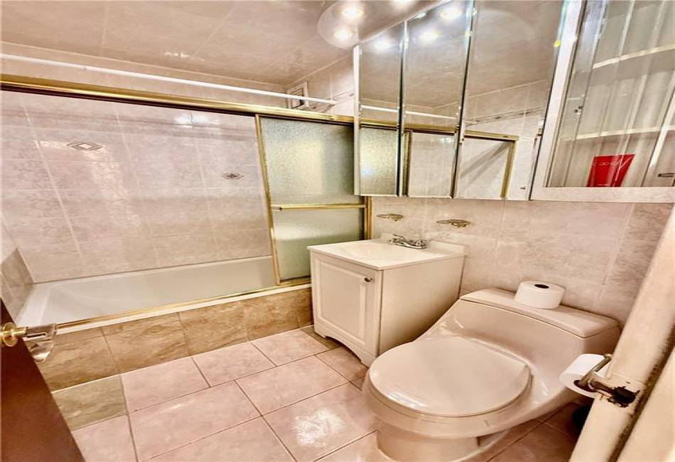 601 Surf Avenue, Brooklyn, New York 11224, 2 Bedrooms Bedrooms, ,1 BathroomBathrooms,Residential,For Sale,Surf,492409