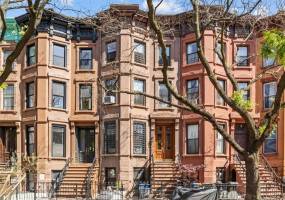 477 Halsey Street, Brooklyn, New York 11233, 9 Bedrooms Bedrooms, ,Residential,For Sale,Halsey,492407
