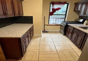 1051 Bergen Street, Brooklyn, New York 11216, 4 Bedrooms Bedrooms, ,1 BathroomBathrooms,Rental,For Sale,Bergen,492416