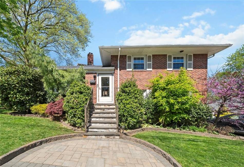 3 Silver Lake Road, Staten Island, New York 10301, 3 Bedrooms Bedrooms, ,2 BathroomsBathrooms,Residential,For Sale,Silver Lake,492417