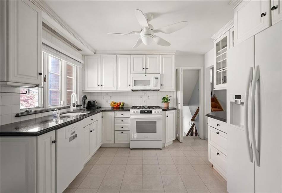 3 Silver Lake Road, Staten Island, New York 10301, 3 Bedrooms Bedrooms, ,2 BathroomsBathrooms,Residential,For Sale,Silver Lake,492417