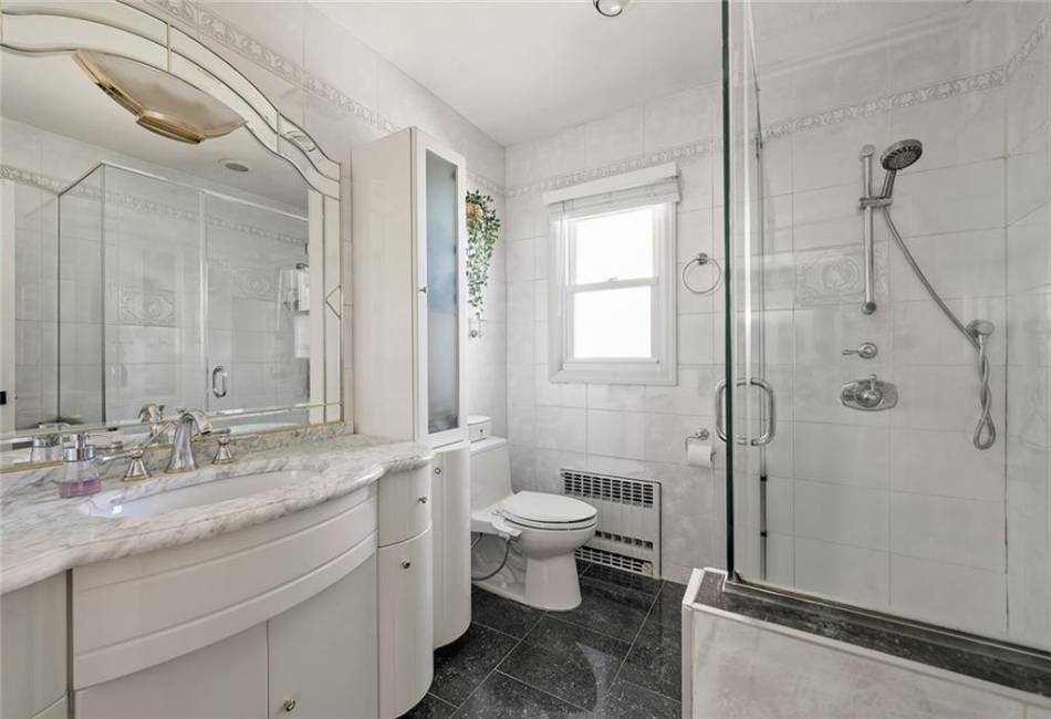 3 Silver Lake Road, Staten Island, New York 10301, 3 Bedrooms Bedrooms, ,2 BathroomsBathrooms,Residential,For Sale,Silver Lake,492417