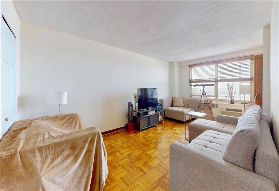 1311 Brightwater Avenue, Brooklyn, New York 11235, 1 Bedroom Bedrooms, ,1 BathroomBathrooms,Residential,For Sale,Brightwater,492285