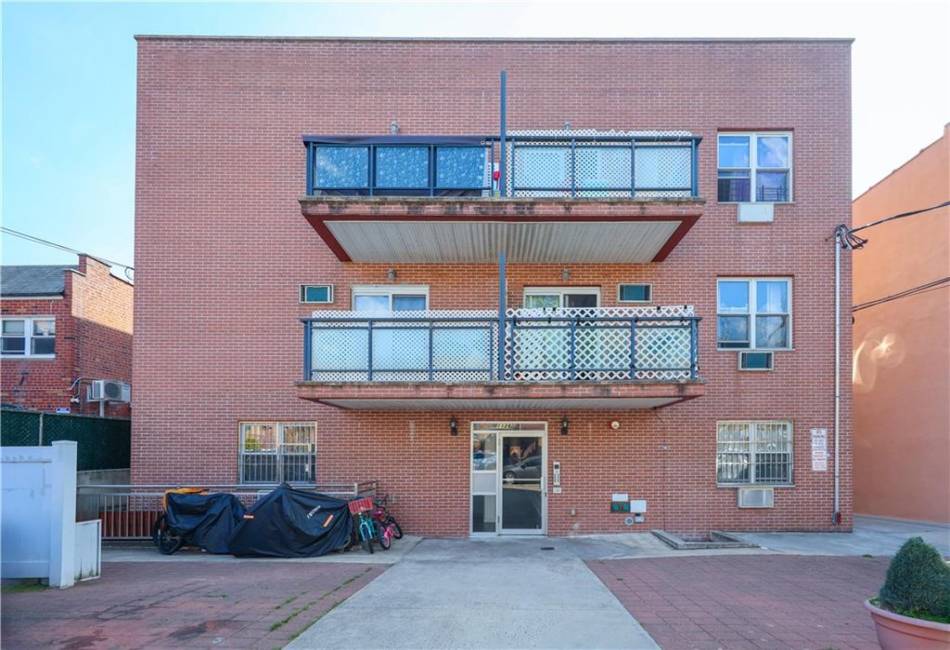 1128 67th Street, Brooklyn, New York 11219, 2 Bedrooms Bedrooms, ,1.5 BathroomsBathrooms,Residential,For Sale,67th,492395