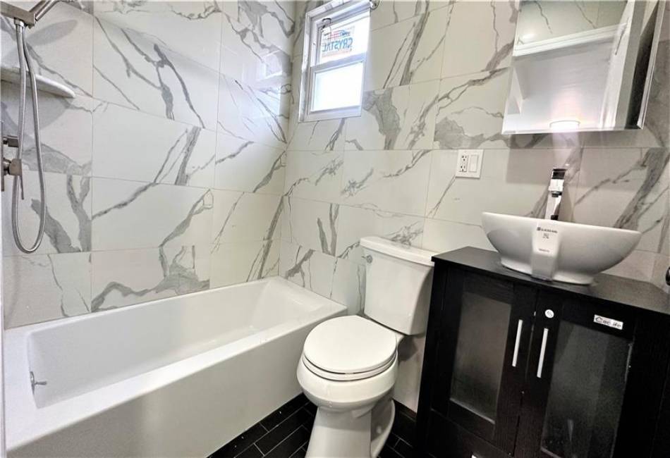 157-27 19th Avenue, Queens, New York 11357, 3 Bedrooms Bedrooms, ,4 BathroomsBathrooms,Rental,For Sale,19th,492419