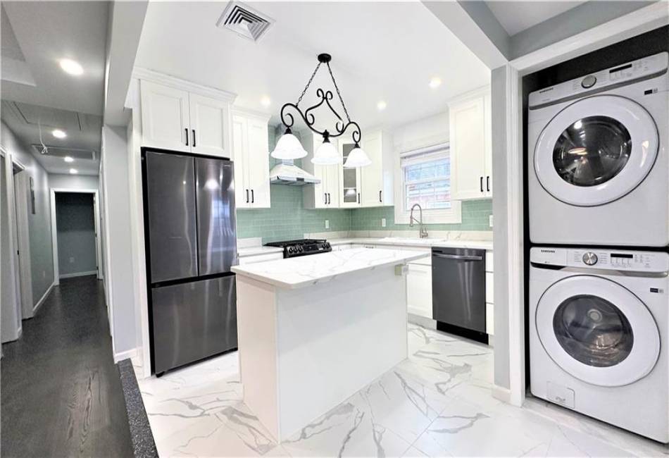 157-27 19th Avenue, Queens, New York 11357, 3 Bedrooms Bedrooms, ,4 BathroomsBathrooms,Rental,For Sale,19th,492419