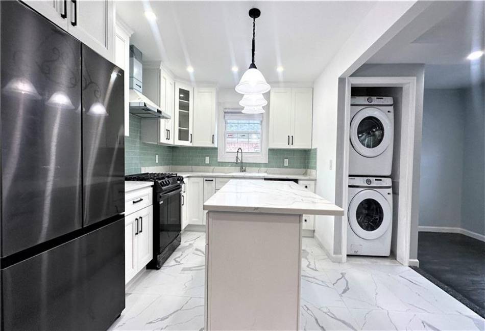 157-27 19th Avenue, Queens, New York 11357, 3 Bedrooms Bedrooms, ,4 BathroomsBathrooms,Rental,For Sale,19th,492419