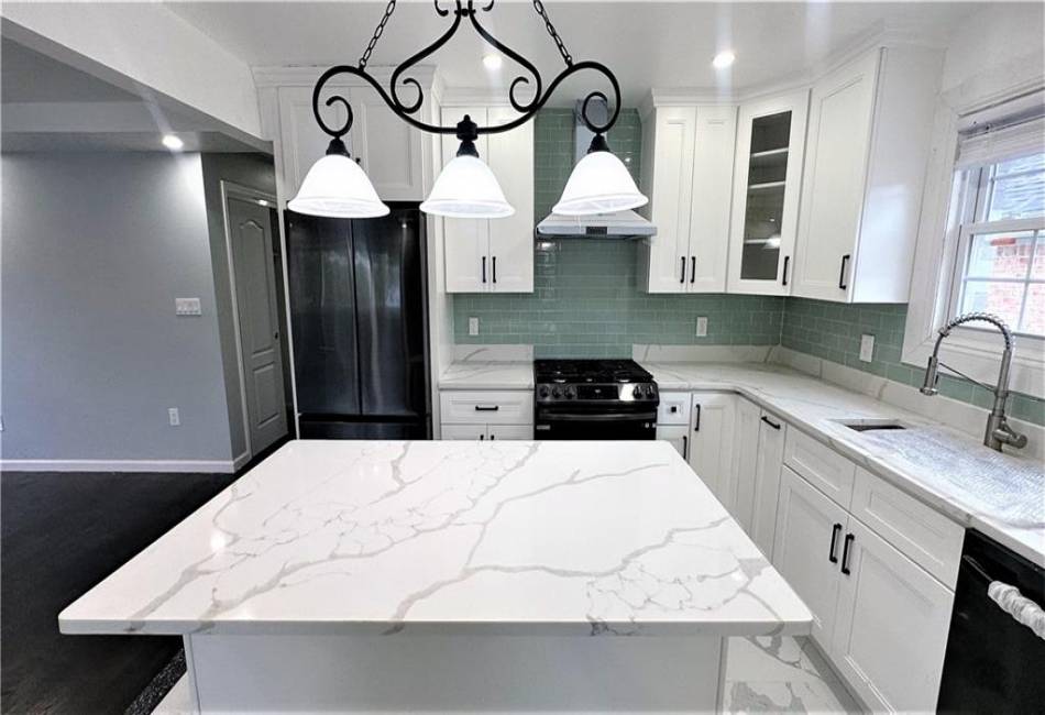 157-27 19th Avenue, Queens, New York 11357, 3 Bedrooms Bedrooms, ,4 BathroomsBathrooms,Rental,For Sale,19th,492419