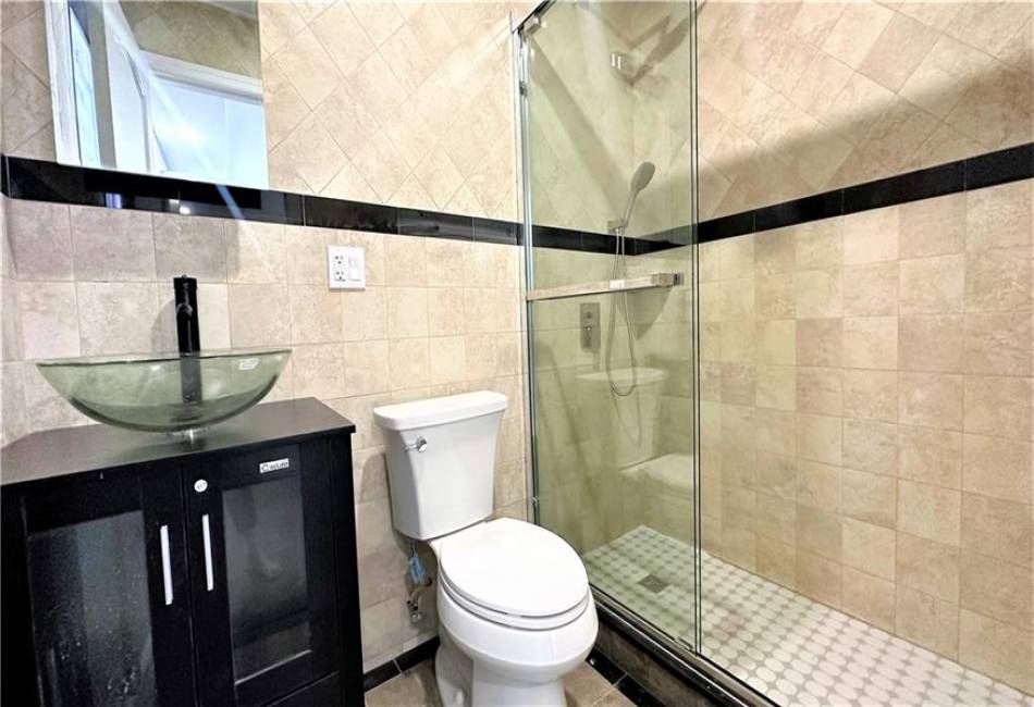 157-27 19th Avenue, Queens, New York 11357, 3 Bedrooms Bedrooms, ,4 BathroomsBathrooms,Rental,For Sale,19th,492419