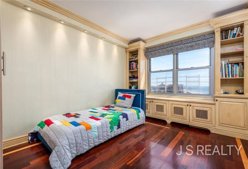 501 Surf Avenue, Brooklyn, New York 11224, 3 Bedrooms Bedrooms, ,2 BathroomsBathrooms,Residential,For Sale,Surf,492421