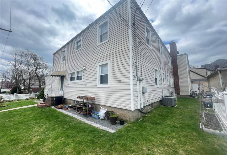 124 Dutchess Avenue, Brooklyn, New York 10304, 7 Bedrooms Bedrooms, ,Residential,For Sale,Dutchess,492425