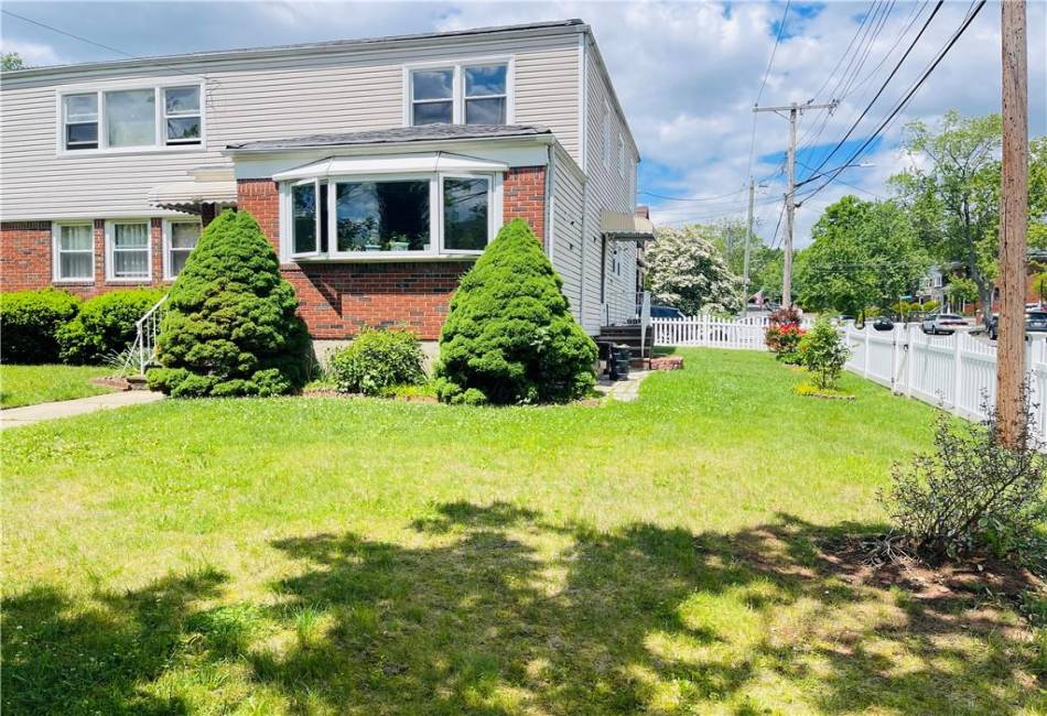 124 Dutchess Avenue, Brooklyn, New York 10304, 7 Bedrooms Bedrooms, ,Residential,For Sale,Dutchess,492425