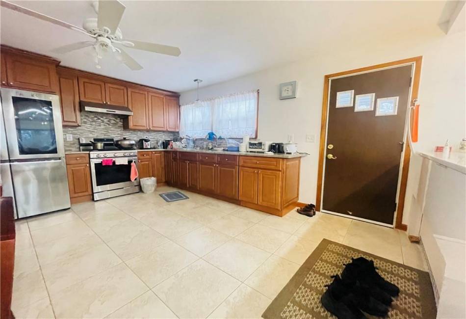 124 Dutchess Avenue, Brooklyn, New York 10304, 7 Bedrooms Bedrooms, ,Residential,For Sale,Dutchess,492425