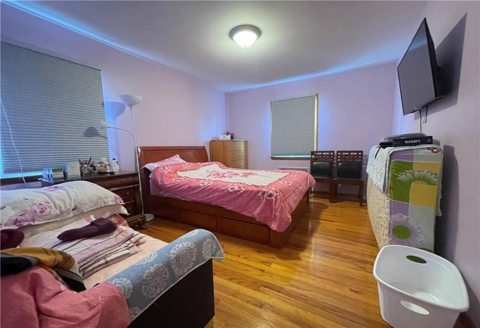 124 Dutchess Avenue, Brooklyn, New York 10304, 7 Bedrooms Bedrooms, ,Residential,For Sale,Dutchess,492425
