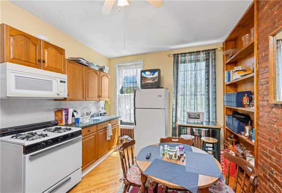 380 Monroe Street, Brooklyn, New York 11221, 6 Bedrooms Bedrooms, ,Residential,For Sale,Monroe,492162