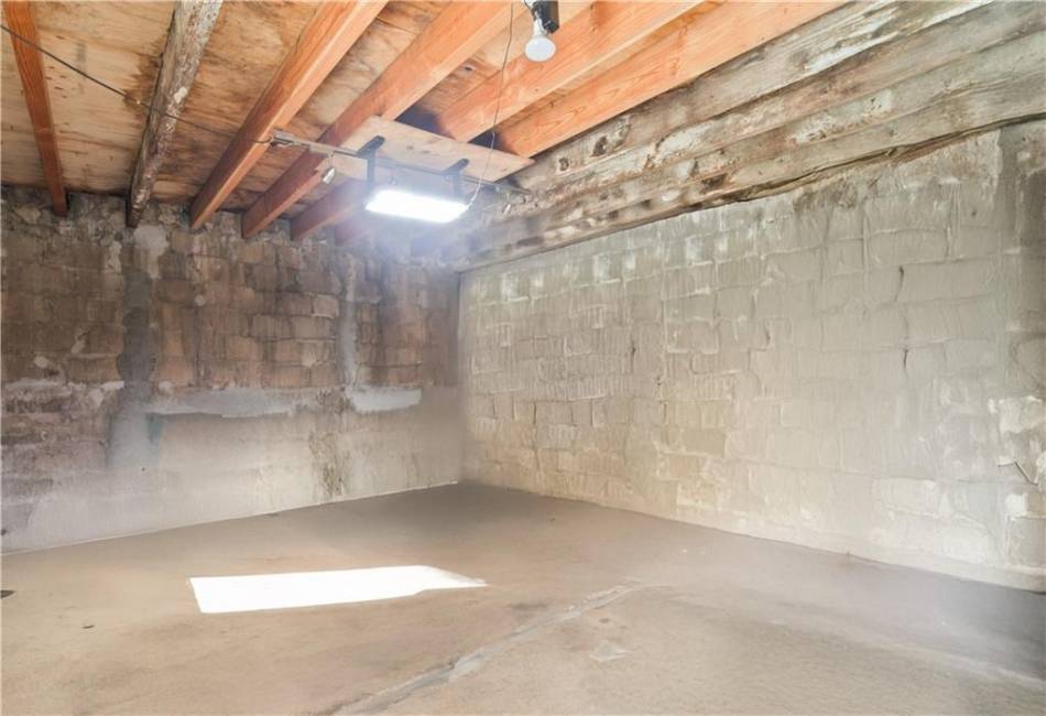 8617 Avenue J, Brooklyn, New York 11236, 4 Bedrooms Bedrooms, ,2 BathroomsBathrooms,Residential,For Sale,Avenue J,492350