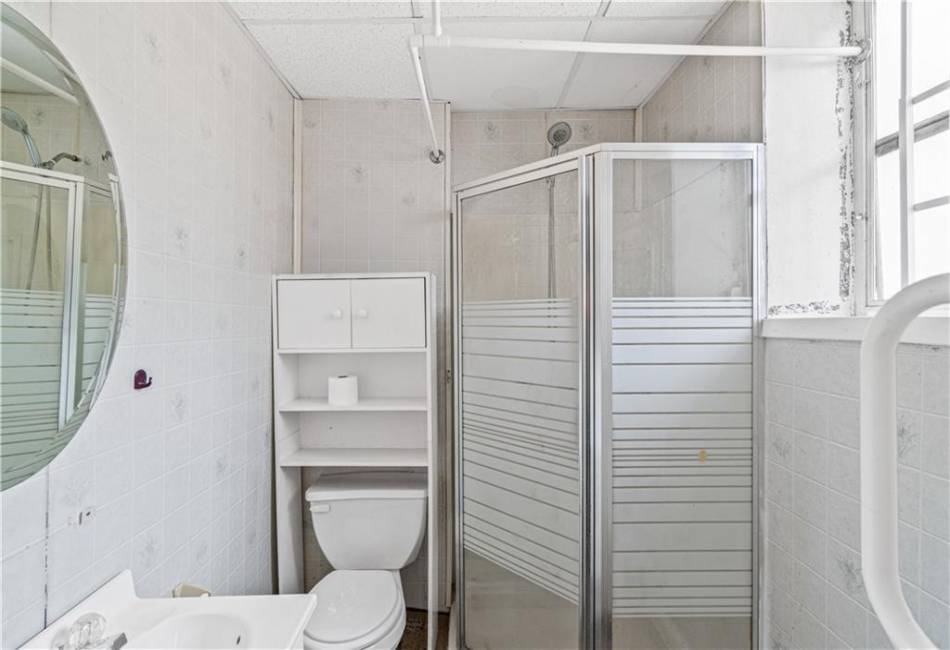 8617 Avenue J, Brooklyn, New York 11236, 4 Bedrooms Bedrooms, ,2 BathroomsBathrooms,Residential,For Sale,Avenue J,492350