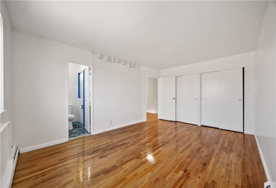 2109 Canarsie Road, Brooklyn, New York 11236, 5 Bedrooms Bedrooms, ,4 BathroomsBathrooms,Residential,For Sale,Canarsie,492366