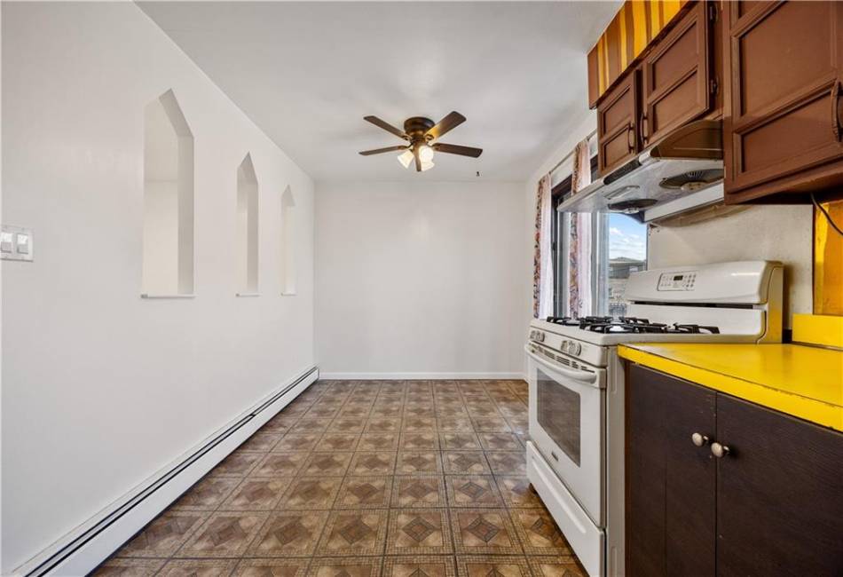 2109 Canarsie Road, Brooklyn, New York 11236, 5 Bedrooms Bedrooms, ,4 BathroomsBathrooms,Residential,For Sale,Canarsie,492366