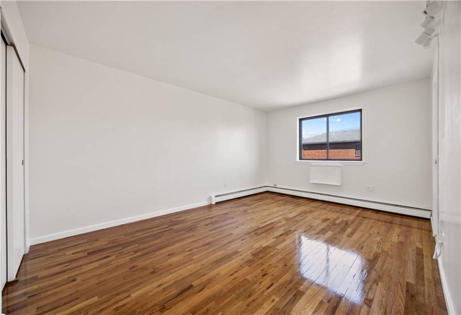 2109 Canarsie Road, Brooklyn, New York 11236, 5 Bedrooms Bedrooms, ,4 BathroomsBathrooms,Residential,For Sale,Canarsie,492366